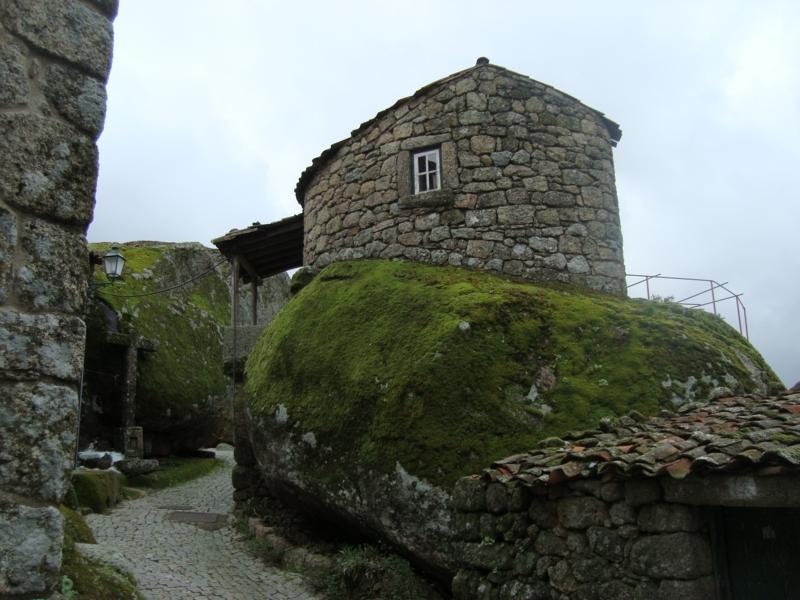 Taverna Lusitana Monsanto Exterior foto